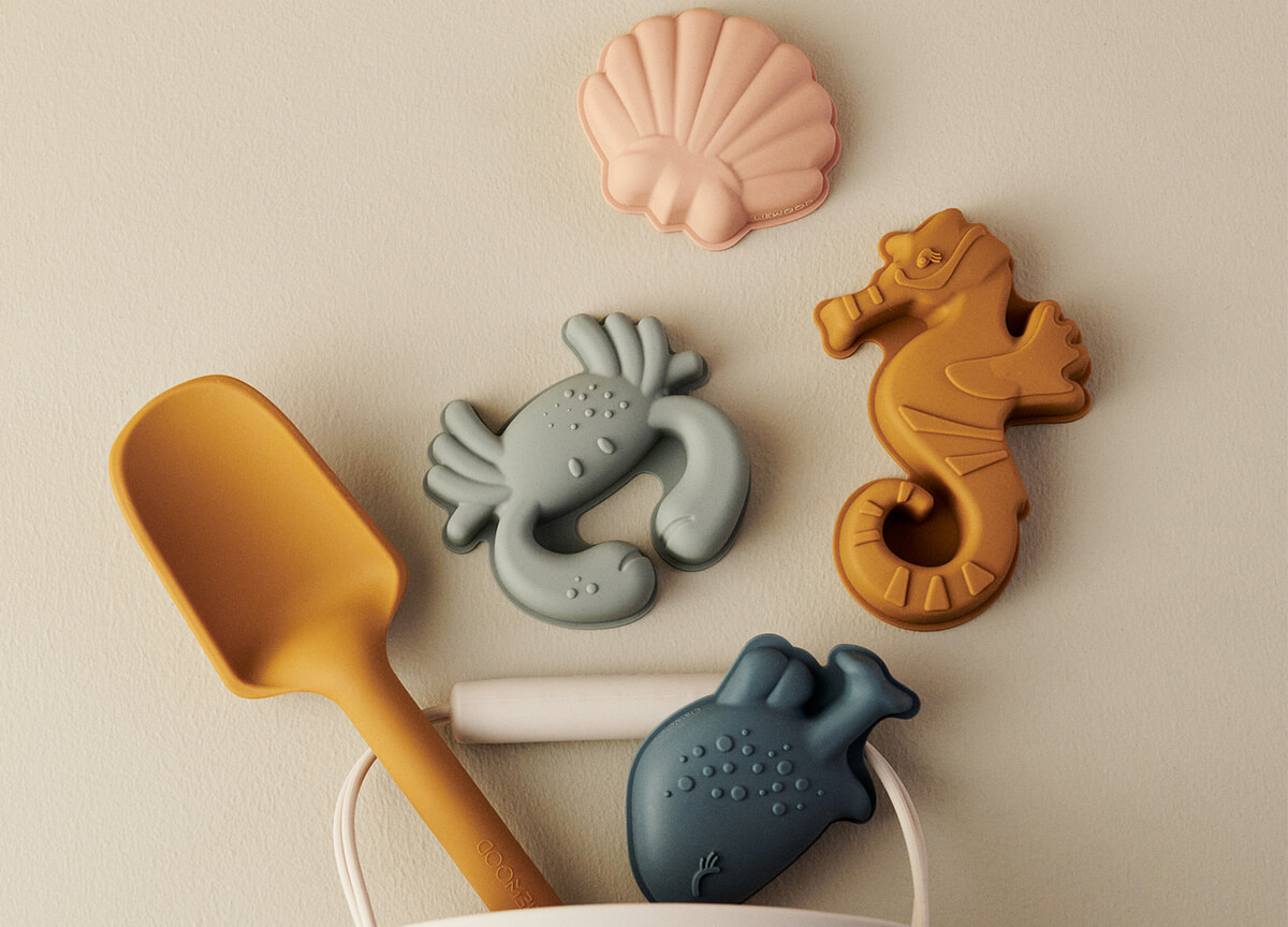 Igračke za igro na vrtu, v peskovniku, na plaži