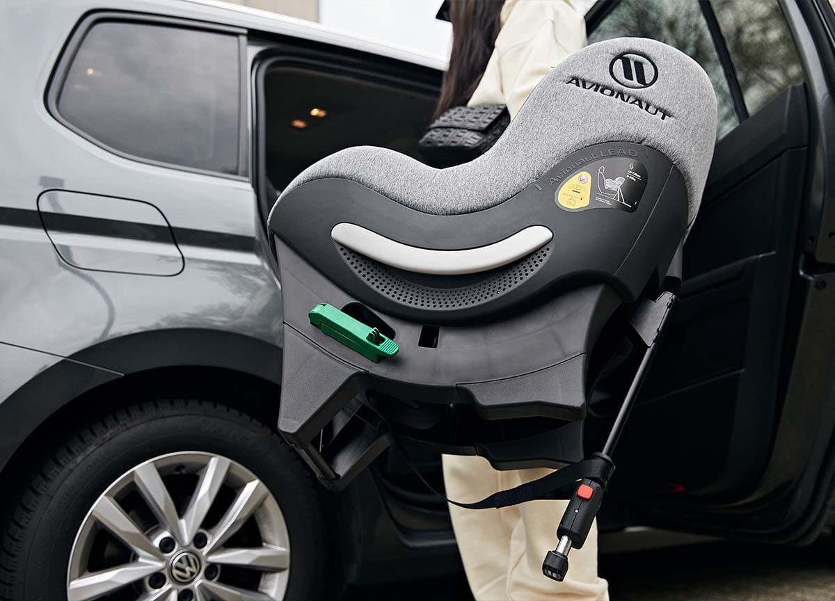 Hitra in enostavna namestitev otroškega avtomobilskega sedeža