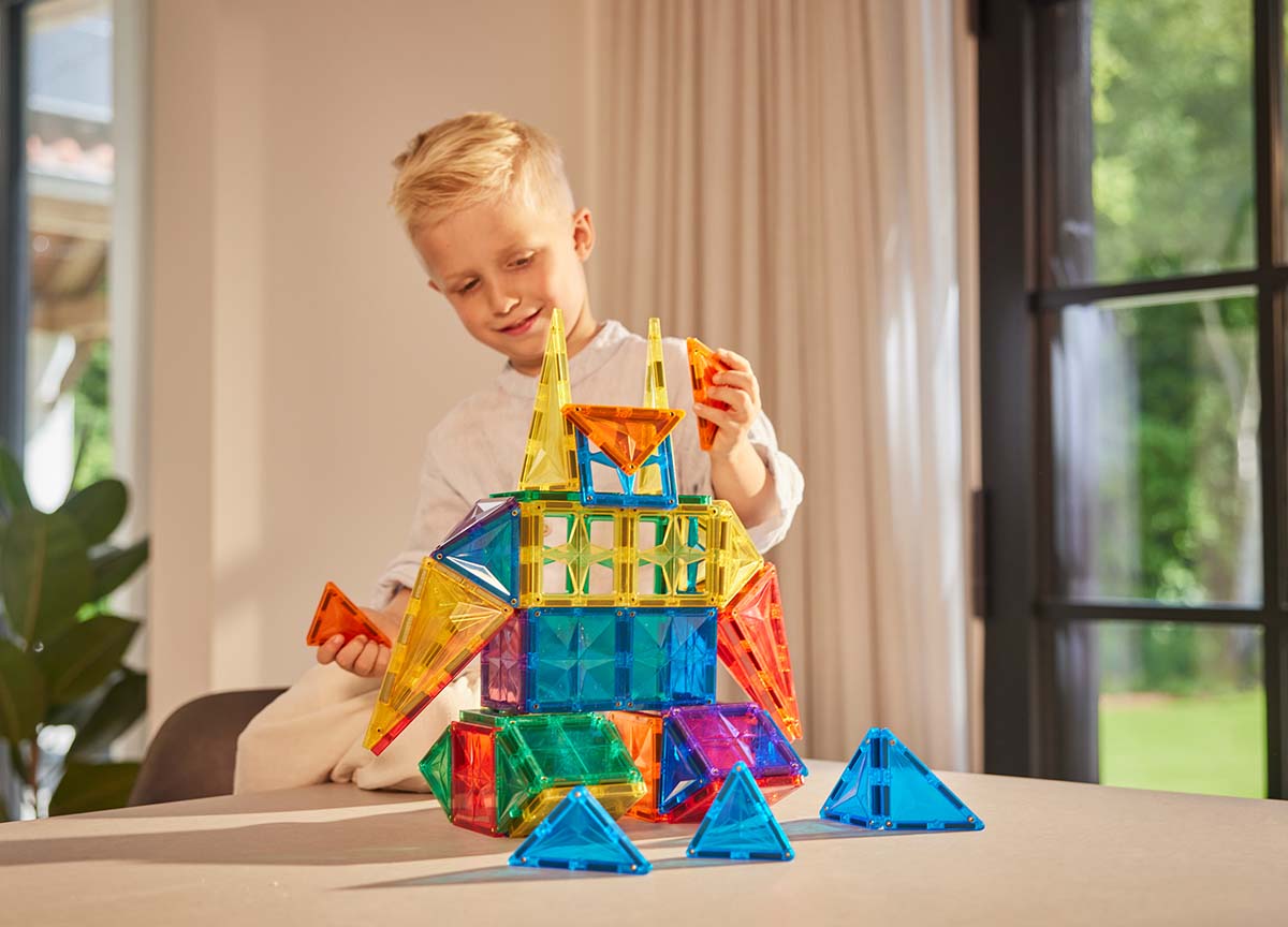 Učenje kroz igru s magnetskim pločicama