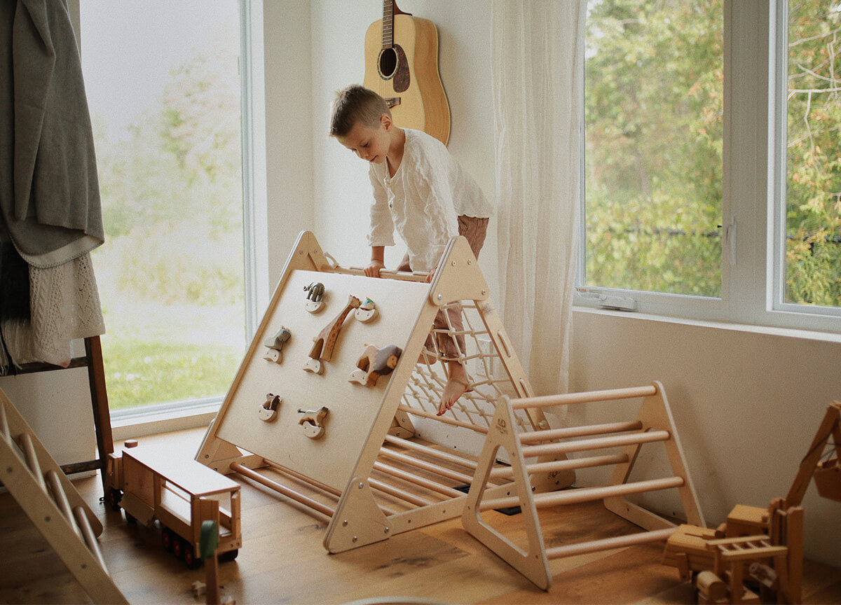  Aktivno gibanje v domači dnevni sobi