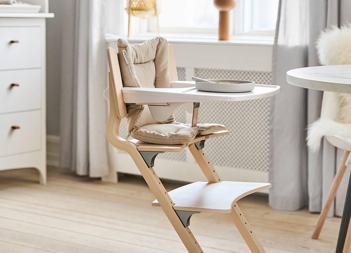 Otroški stolček, ki bo navdušil ljubitelje notranje opreme