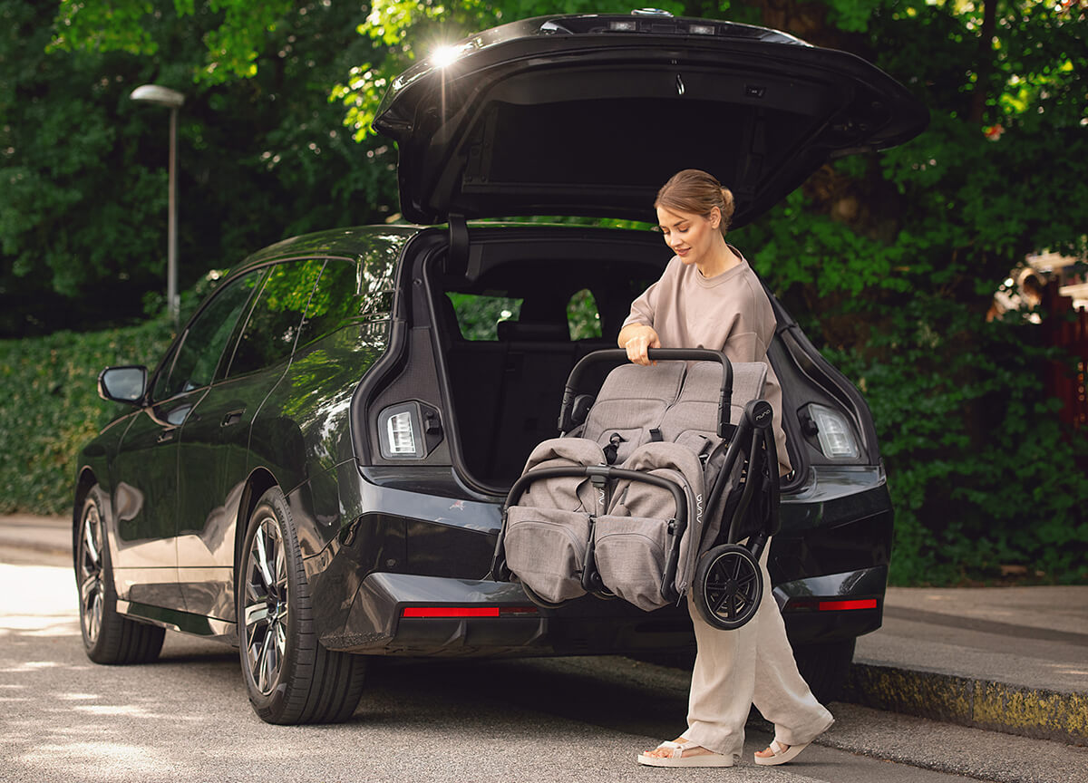 Super kompaktno zlaganje, enostavno nošenje in premium detajli