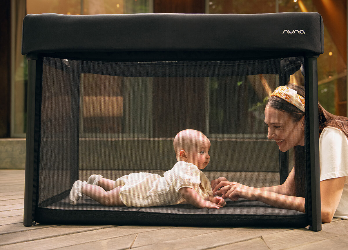 Prostor za spavanje i igru, krevetić i vrtić u jednom