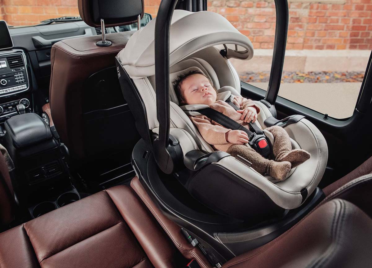 Izjemno lahek otroški avtosedež Baby-Safe™ Pro