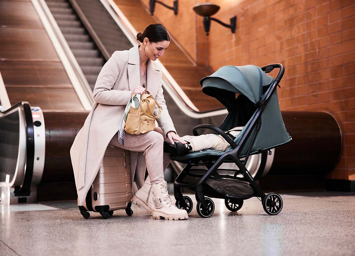 Otroški voziček, ki olajša potovanja z najmlajšimi potniki