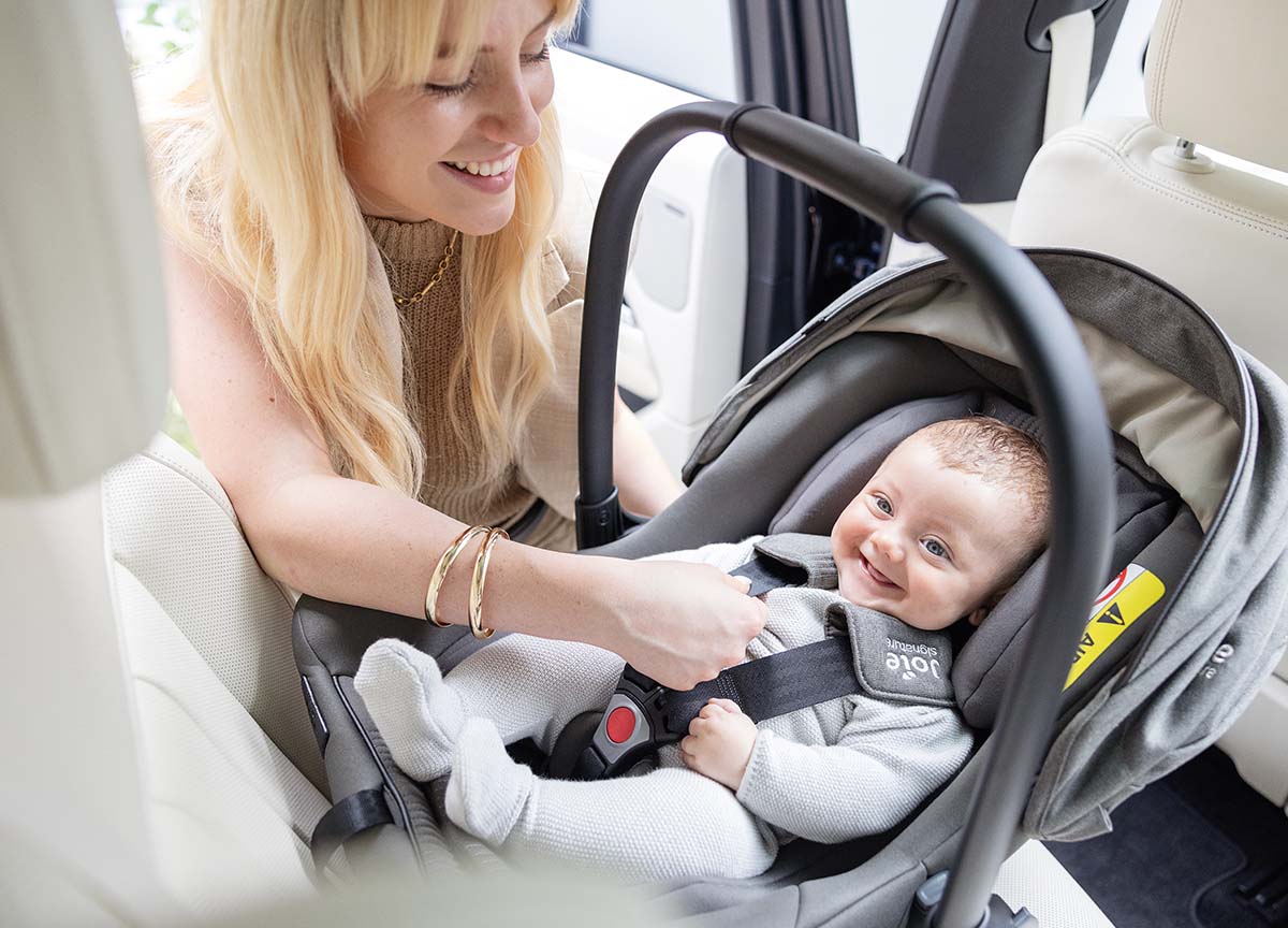 Enostavno potovanje z lupinico za dojenčka Joie® Sprint™ i-Size Signature